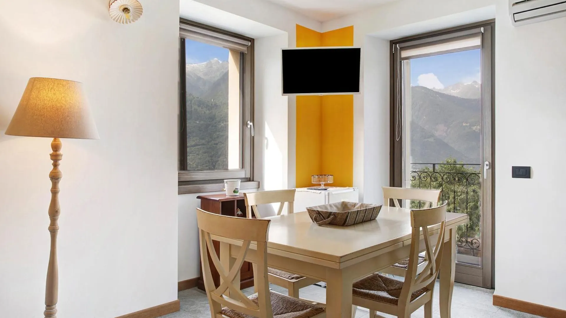 Bed and Breakfast Il Posto Al Sole Teglio Bed & Breakfast